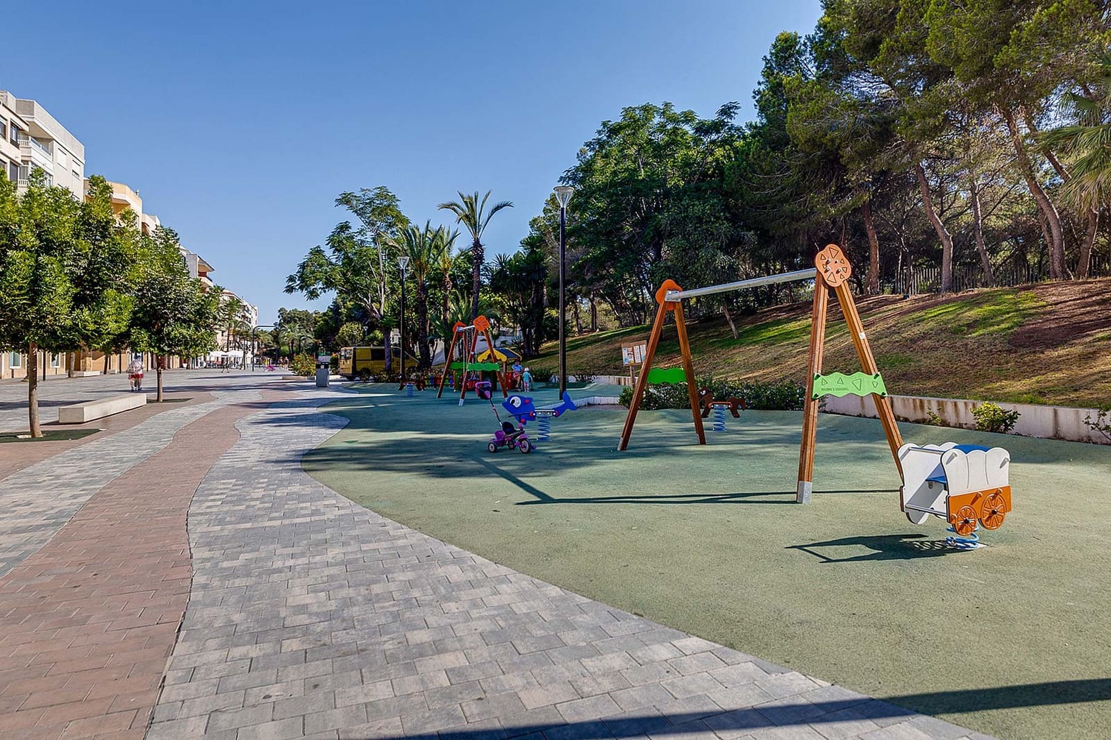 2 slaapkamer Appartement te koop in Guardamar del Segura met zwembad - € 297.000 (Ref: 9458850)