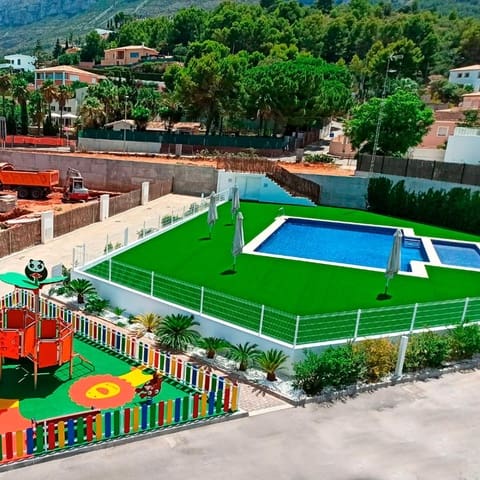 3 soverom Villa til salgs i El Montgó, Dénia med svømmebasseng garasje - € 675 000 (Ref: 9458877)