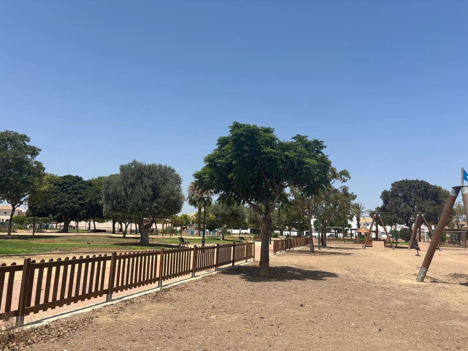 2 quarto Bungalow para venda em Pilar de la Horadada com piscina garagem - 269 900 € (Ref: 9458878)