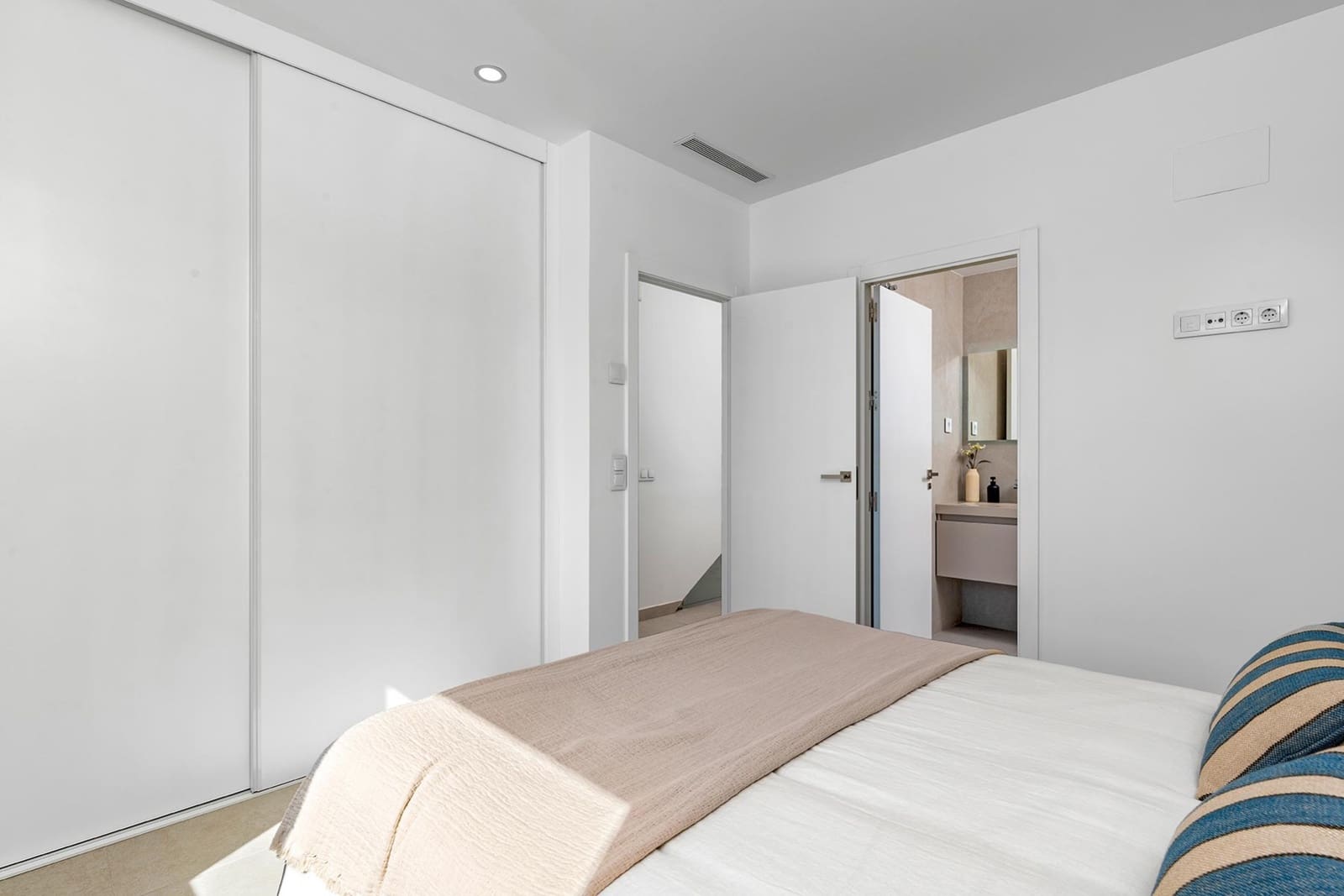 3 soveværelse Villa til salg i Pilar de la Horadada med swimmingpool garage - € 539.900 (Ref: 9458891)