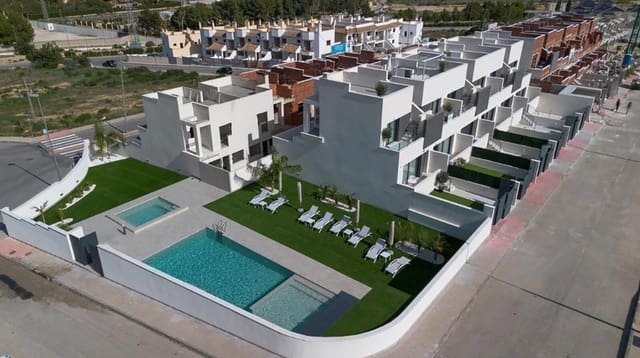 2 sypialnia Willa na sprzedaż w Cox z basenem garażem - 223 000 € (Ref: 9458902)