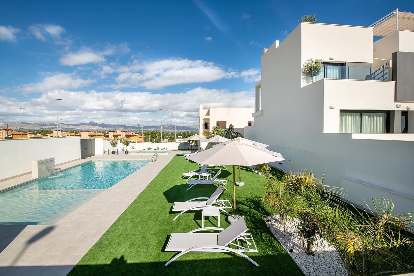2 bedroom Villa for sale in Cox with pool garage - € 223,000 (Ref: 9458902)