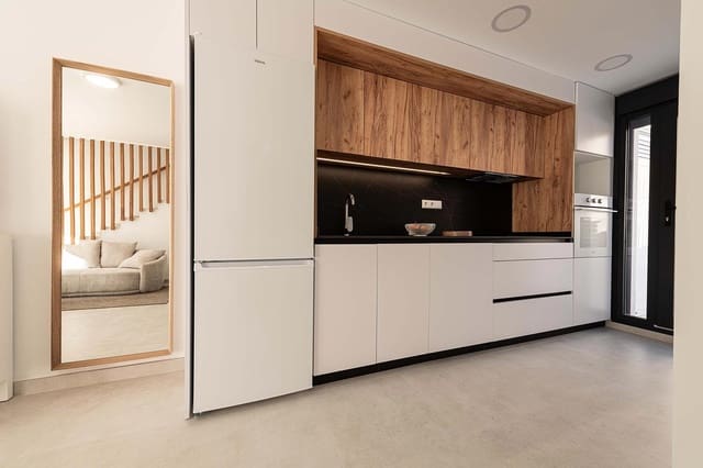 3 slaapkamer Villa te koop in Cox met zwembad garage - € 238.000 (Ref: 9458903)