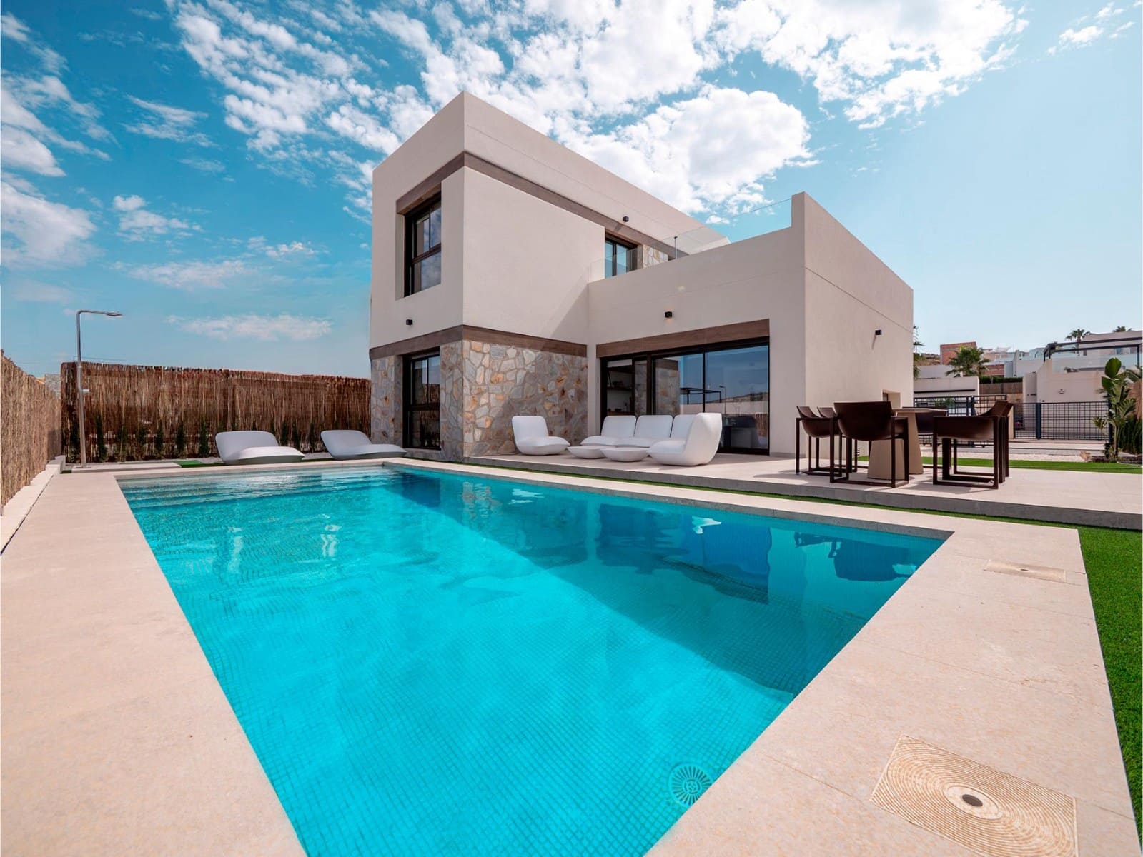 3 bedroom Villa for sale in Algorfa with pool garage - € 478,000 (Ref: 9458915)