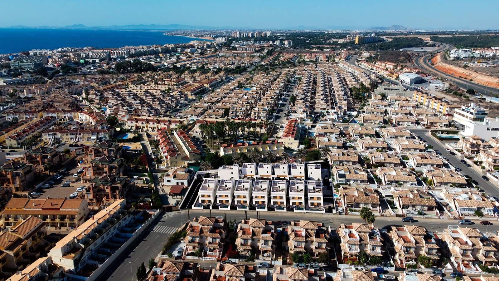 3 bedroom Villa for sale in La Zenia with pool garage - € 495,000 (Ref: 9458928)