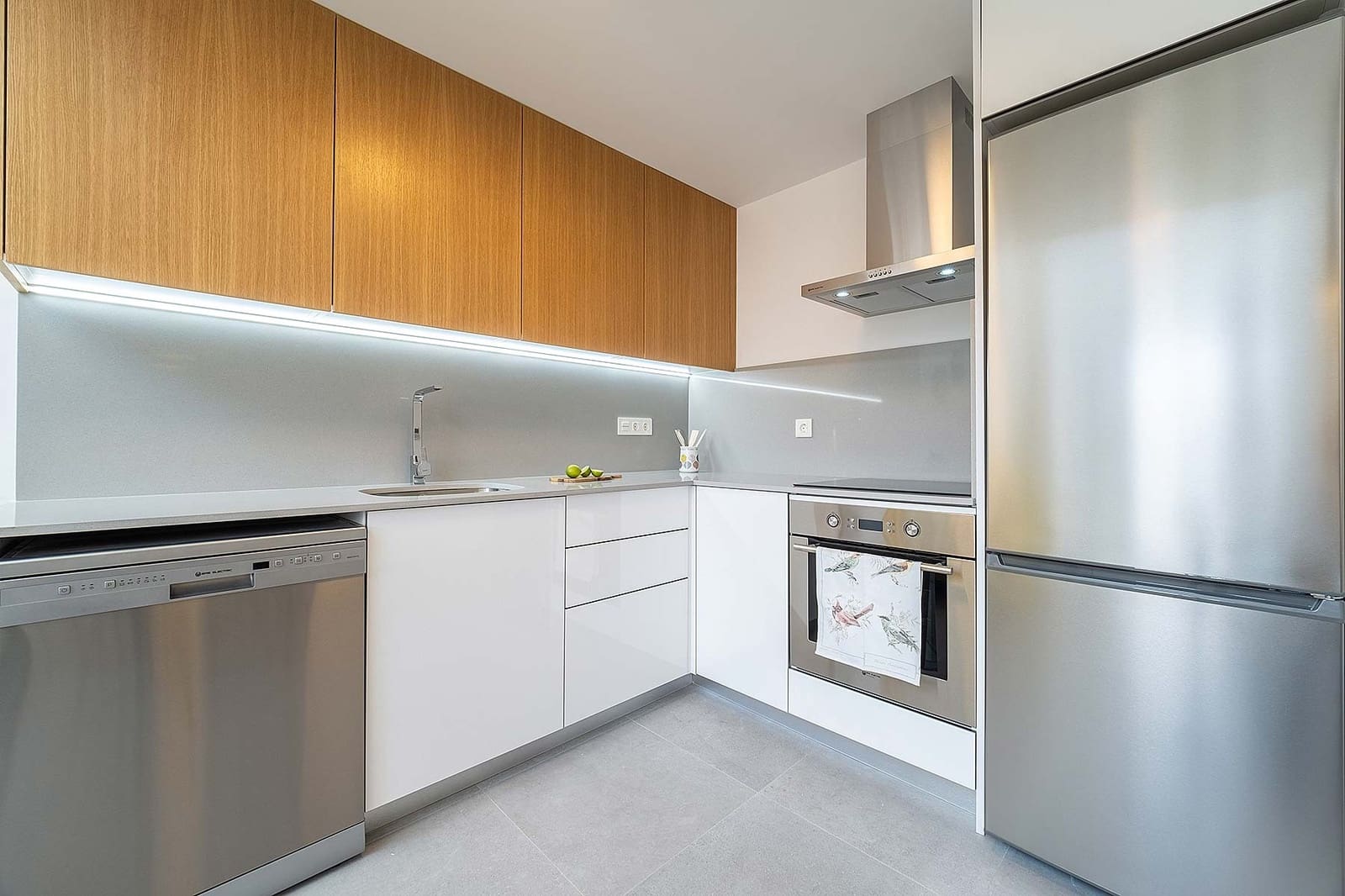 2 bedroom Villa for sale in Villamartin with pool garage - € 285,000 (Ref: 9458950)