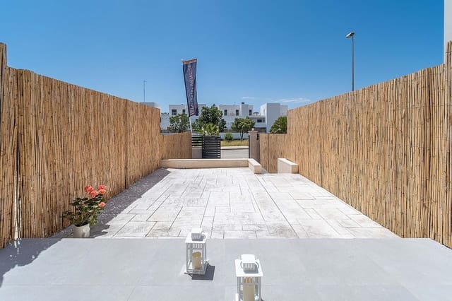 2 bedroom Villa for sale in Villamartin, Orihuela with pool garage - € 285,000 (Ref: 9458950)