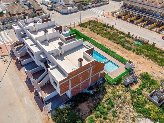 2 slaapkamer Bungalow te koop in Lo Pagan, San Pedro del Pinatar met zwembad garage - € 245.000 (Ref: 9459033)
