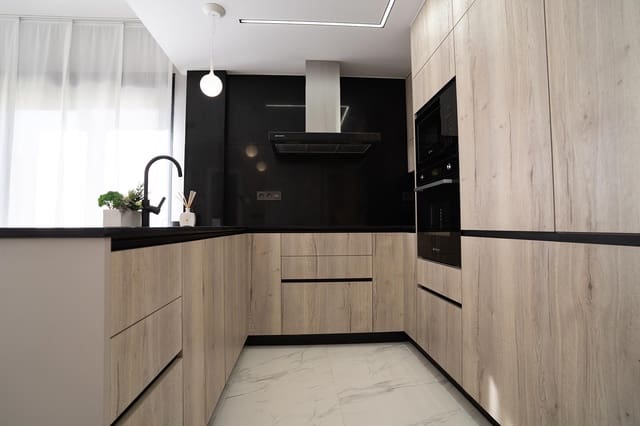 Bungalow de 3 habitaciones en Pilar de la Horadada ciudad, Pilar de la Horadada en venta con piscina garaje - 315.000 € (Ref: 9459266)