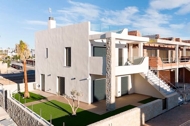 Bungalow de 3 habitaciones en Pilar de la Horadada ciudad, Pilar de la Horadada en venta con piscina garaje - 315.000 € (Ref: 9459266)