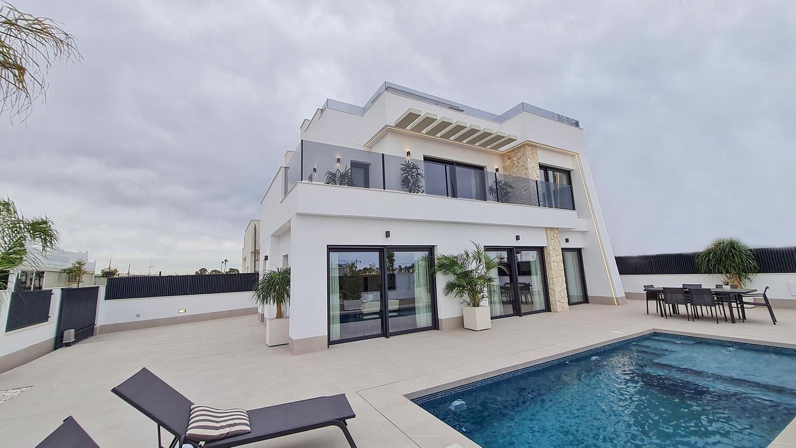 Chalet de 3 habitaciones en Torre-Pacheco en venta con piscina garaje - 695.000 € (Ref: 9459295)