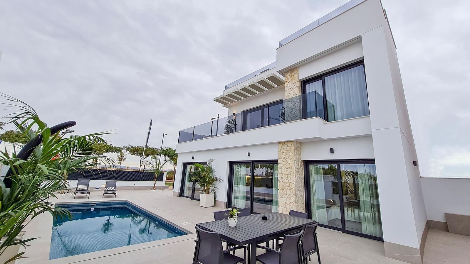 Chalet de 3 habitaciones en Torre-Pacheco en venta con piscina garaje - 695.000 € (Ref: 9459295)