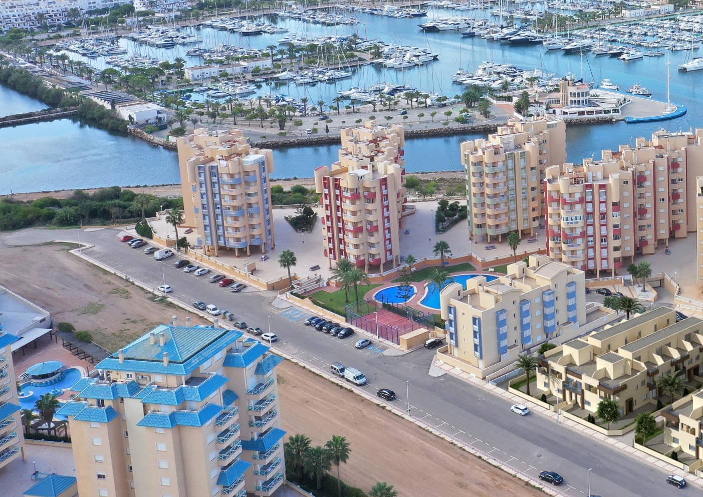 2 chambre Villa/Maison à vendre à La Manga del Mar Menor avec piscine garage - 260 560 € (Ref: 9459329)