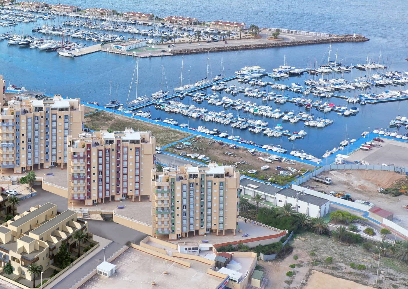 3 makuuhuone Huvila myytävänä paikassa La Manga del Mar Menor mukana uima-altaan 
autotalli - 350 000 € (Ref: 9459330)