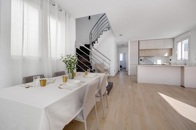 3 Zimmer Villa zu verkaufen in Aguas Nuevas, Torrevieja mit Pool Garage - 650.000 € (Ref: 9459341)