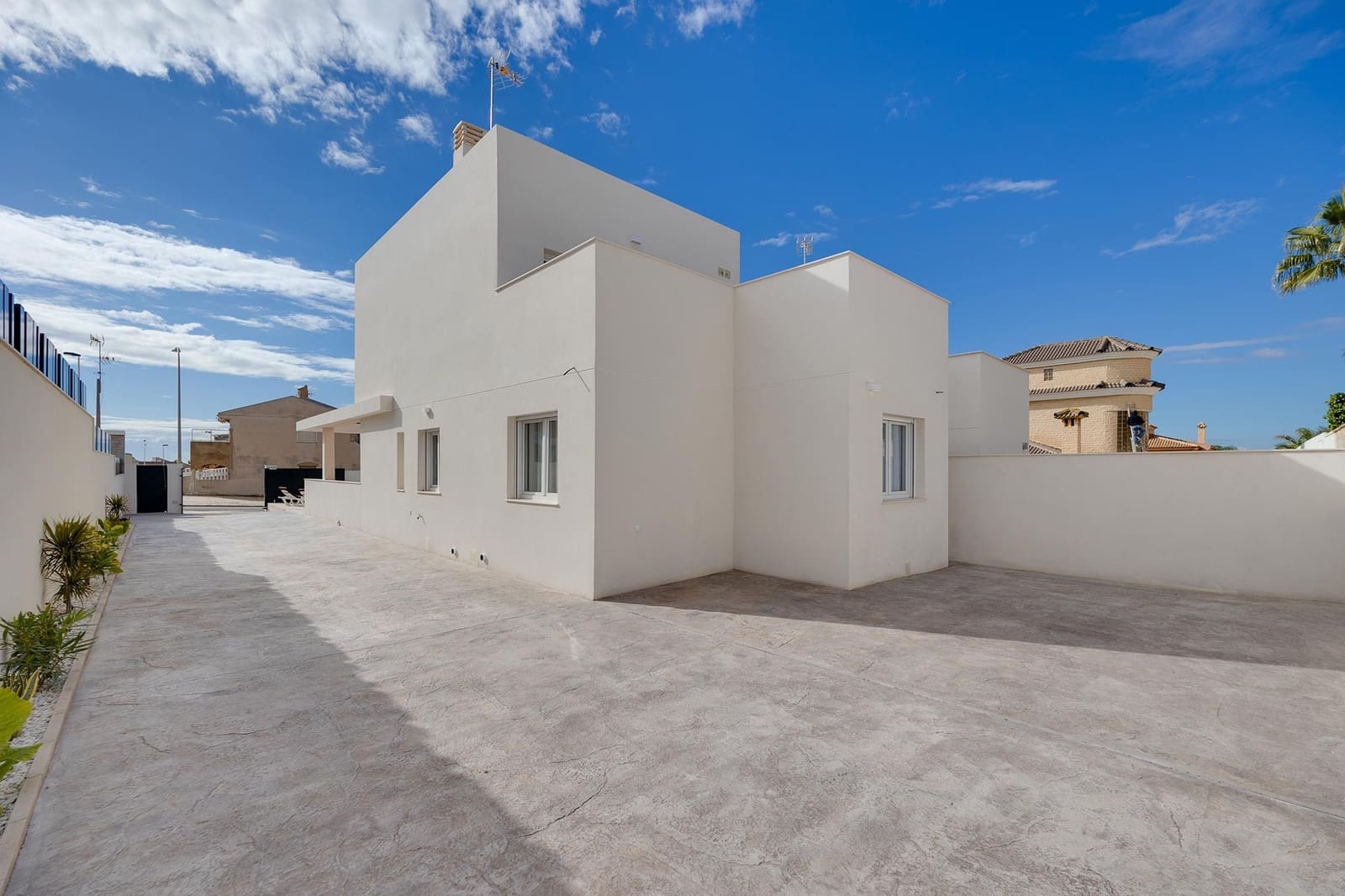 3 bedroom Villa for sale in Aguas Nuevas with pool garage - € 650,000 (Ref: 9459341)