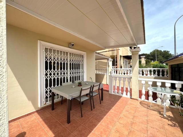 3 soverom Villa til salgs i Las Filipinas med svømmebasseng garasje - € 345 000 (Ref: 9459358)