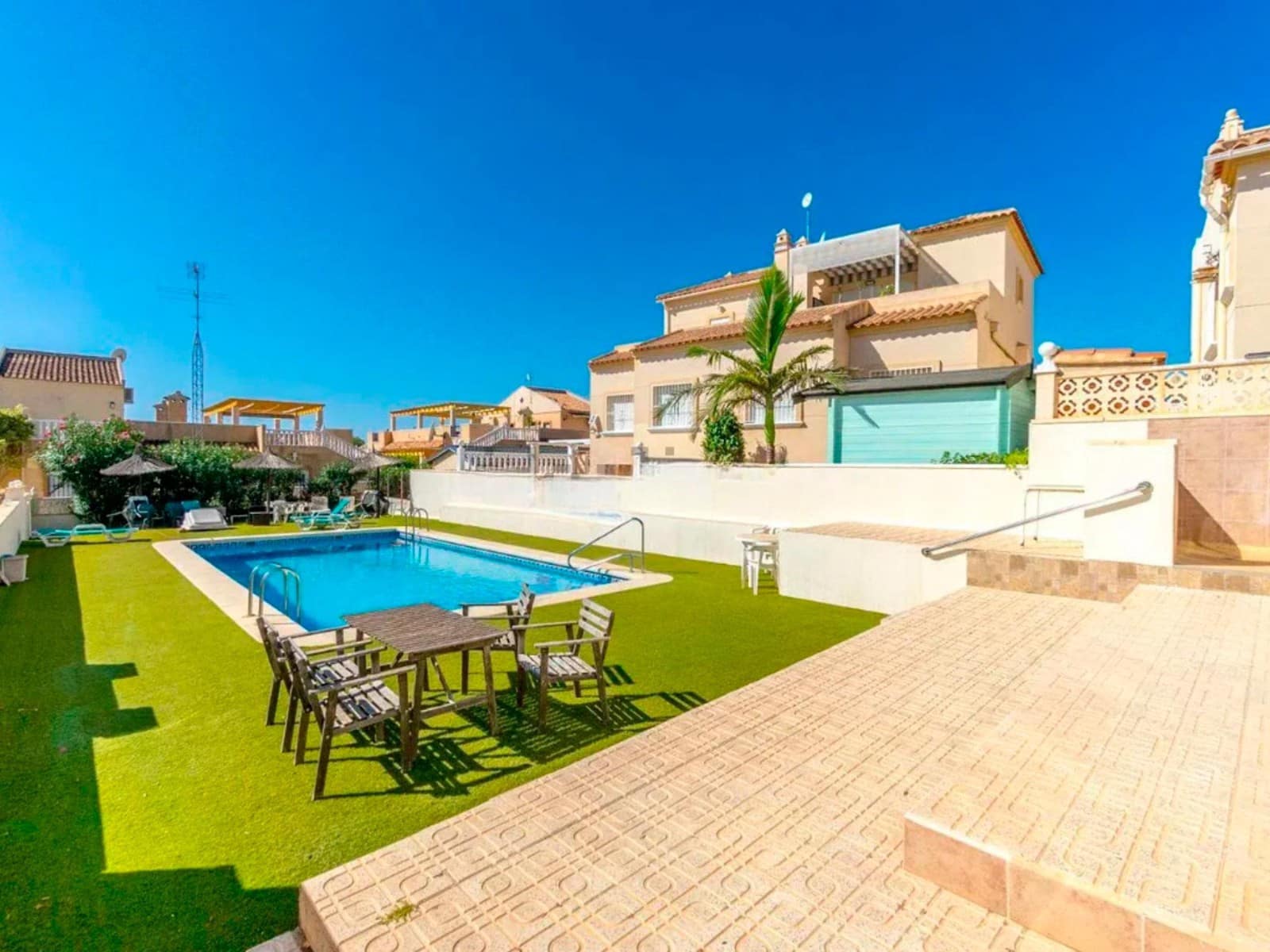 3 soverom Villa til salgs i San Miguel de Salinas med svømmebasseng garasje - € 345 000 (Ref: 9459358)