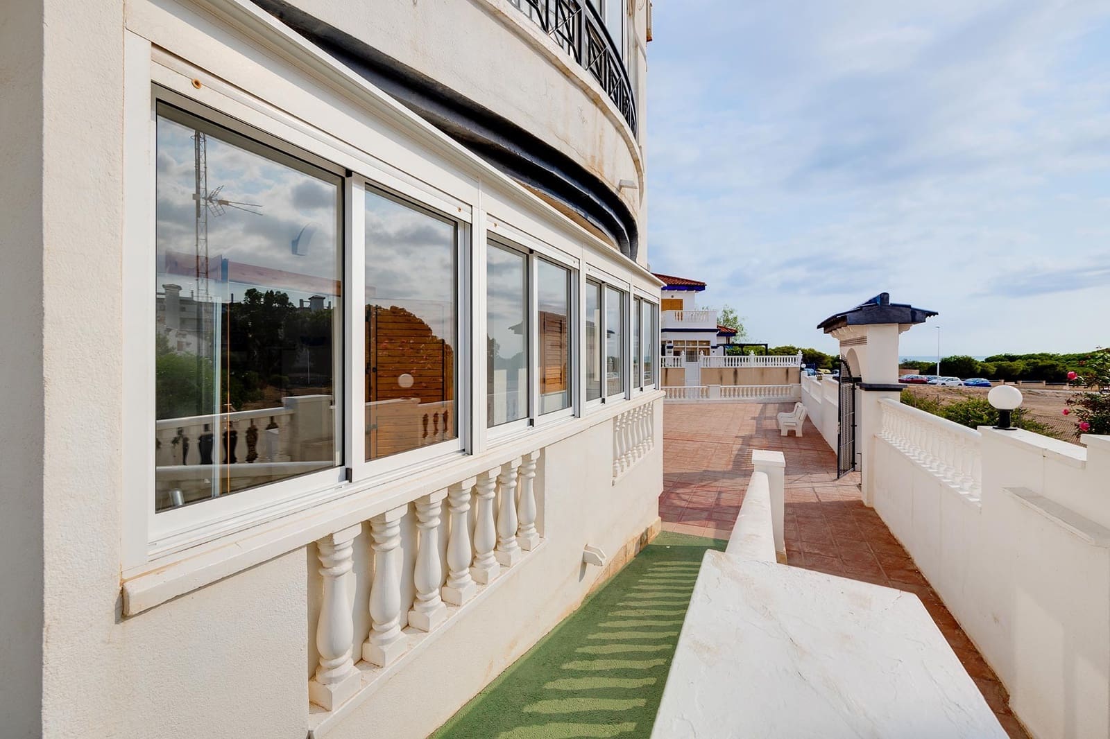 2 Zimmer Apartment zu verkaufen in Torrevieja mit Pool Garage - 205.000 € (Ref: 9459359)