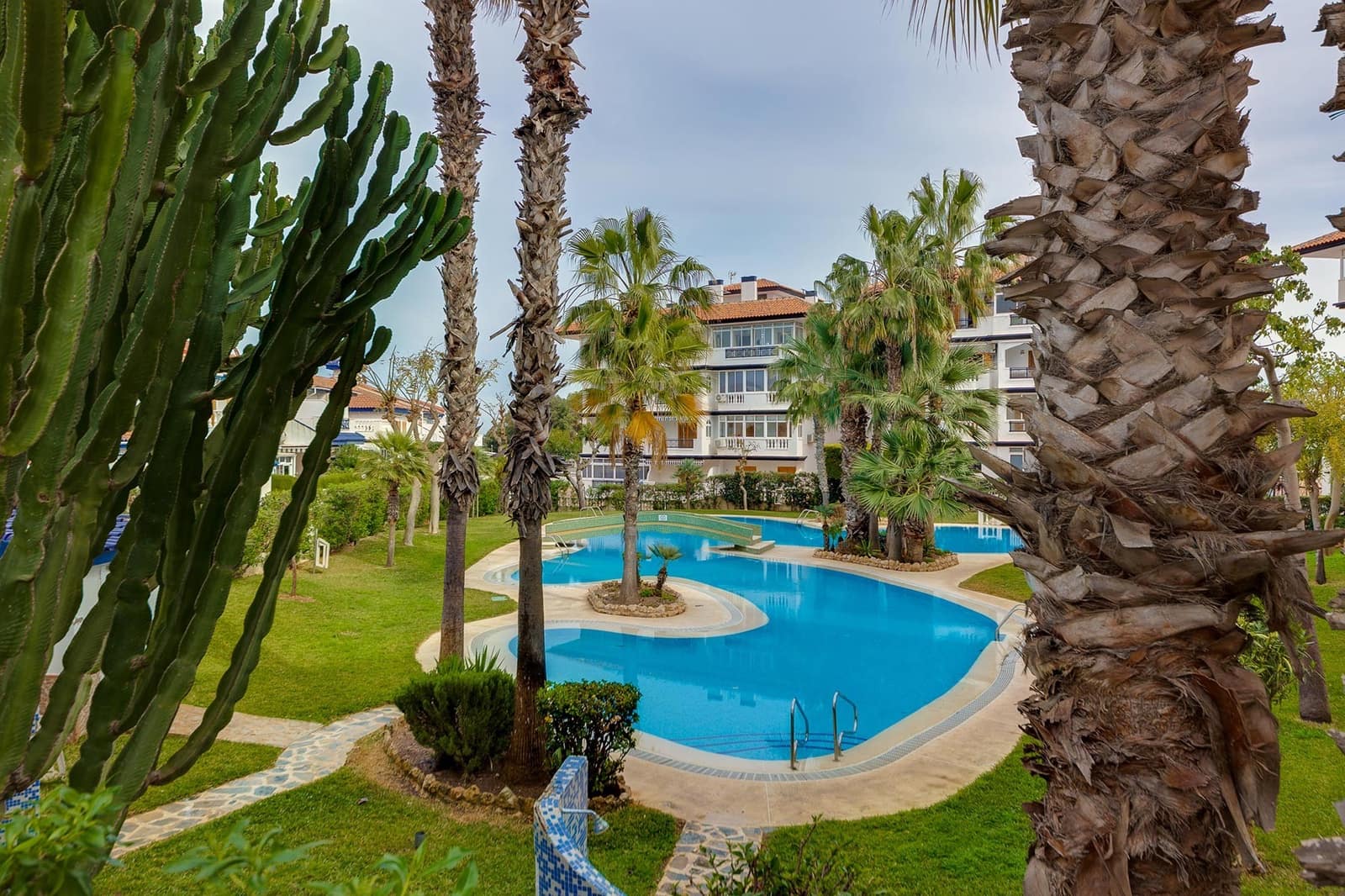 2 Zimmer Apartment zu verkaufen in Torrevieja mit Pool Garage - 205.000 € (Ref: 9459359)