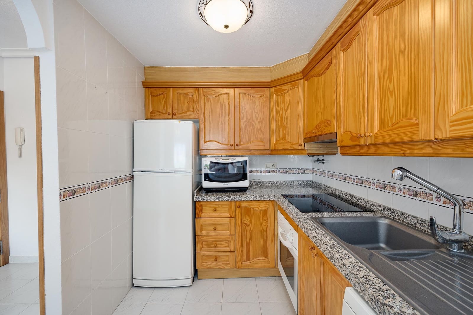 2 Zimmer Apartment zu verkaufen in Torrevieja mit Pool Garage - 205.000 € (Ref: 9459359)