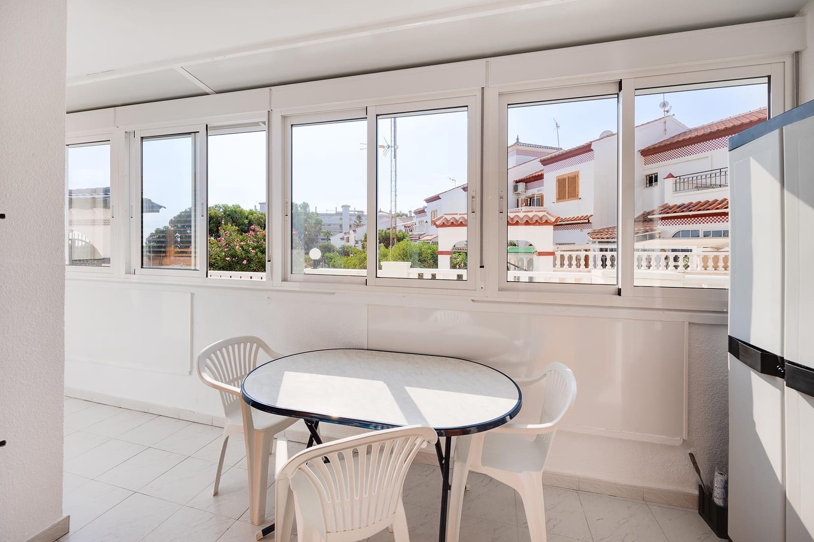 2 Zimmer Apartment zu verkaufen in Torrevieja mit Pool Garage - 205.000 € (Ref: 9459359)