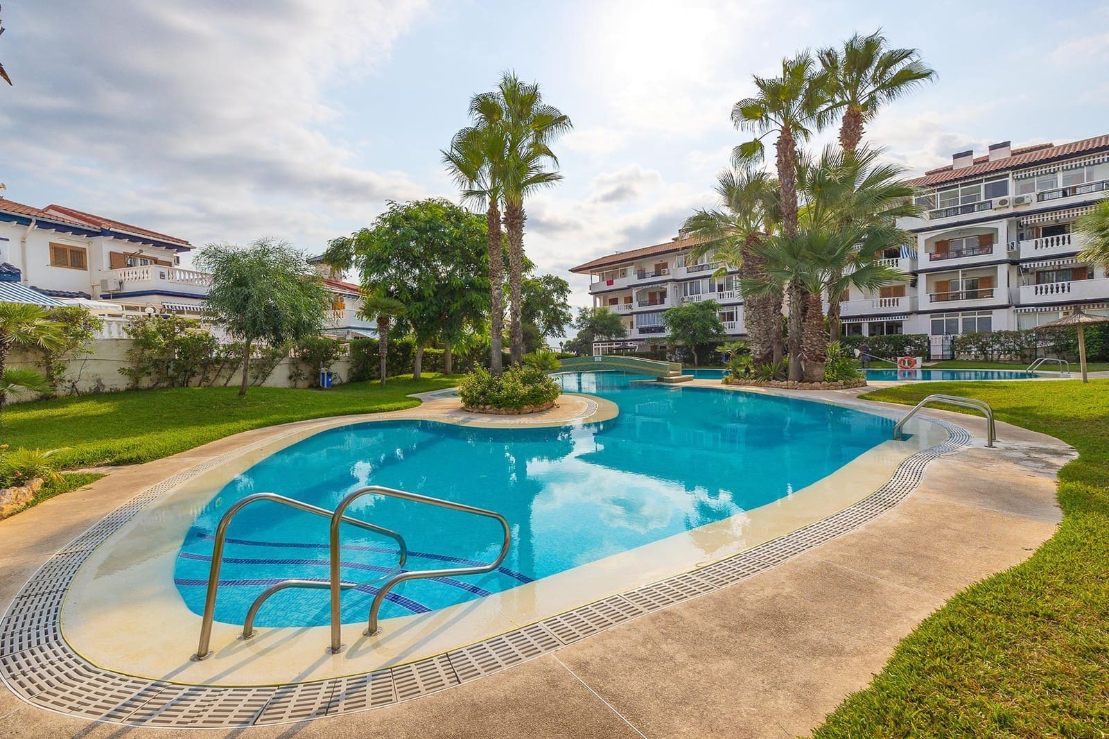 2 Zimmer Apartment zu verkaufen in Torrevieja mit Pool Garage - 205.000 € (Ref: 9459359)