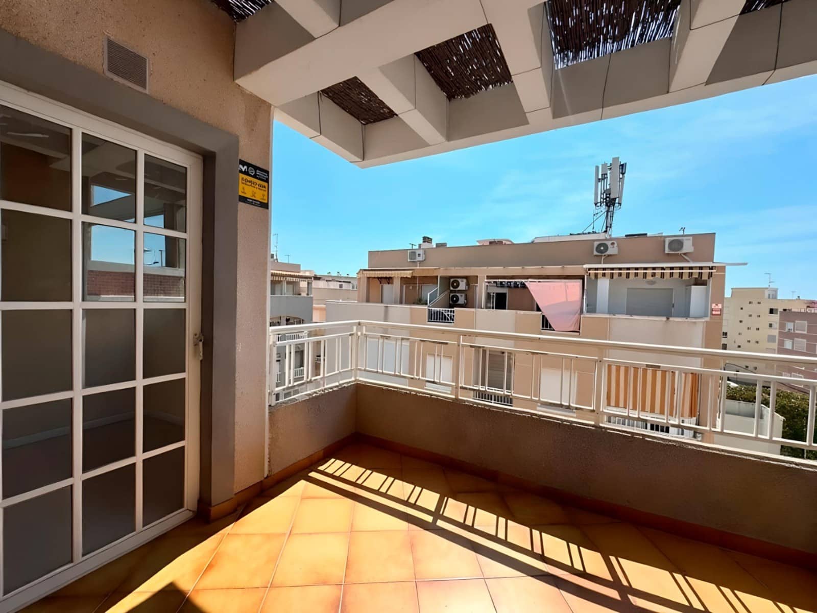 3 quarto Penthouse para venda em Torrevieja com garagem - 245 000 € (Ref: 9459361)