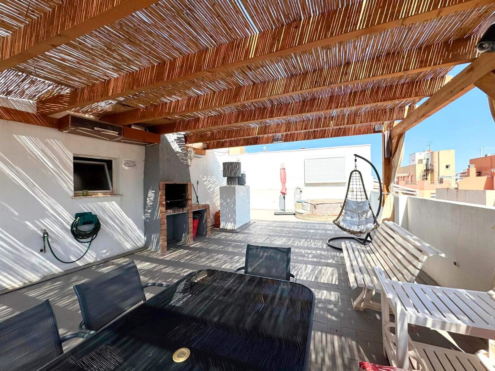 3 quarto Penthouse para venda em Torrevieja com garagem - 245 000 € (Ref: 9459361)