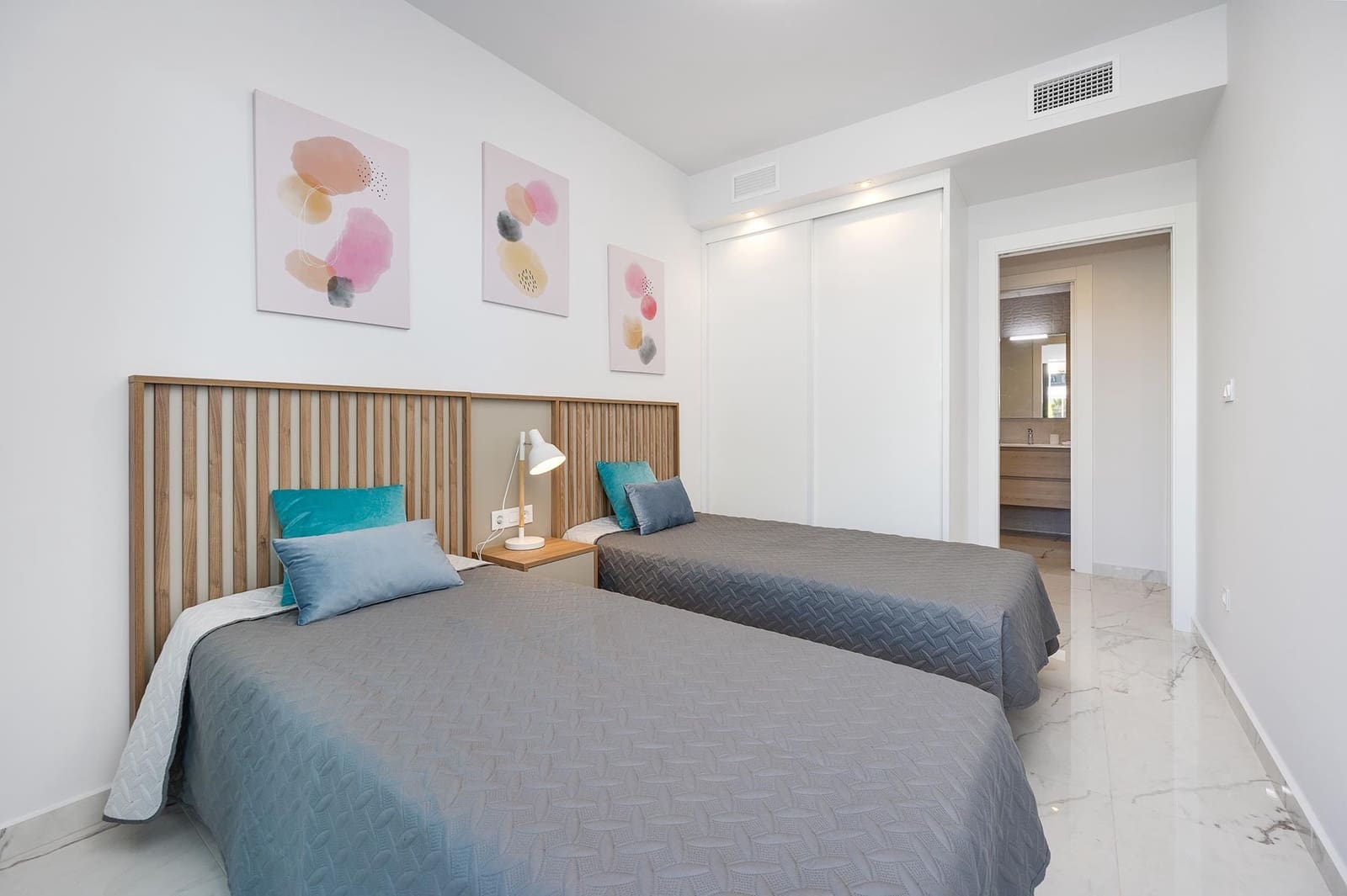 2 bedroom Apartment for sale in Playa Flamenca with pool garage - € 465,000 (Ref: 9459362)