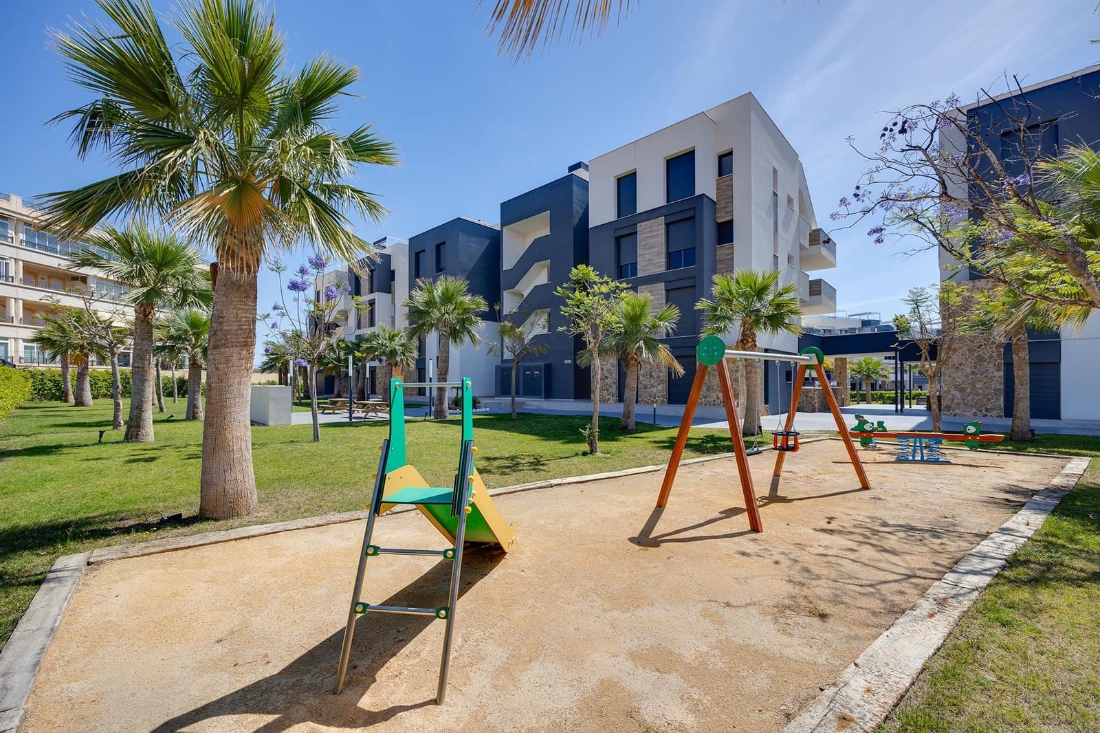 2 bedroom Apartment for sale in Playa Flamenca with pool garage - € 465,000 (Ref: 9459362)