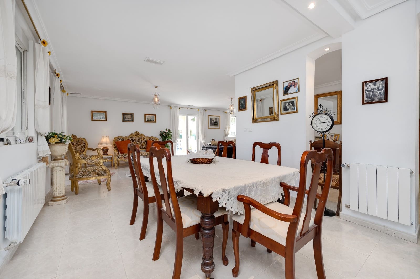 5 bedroom Villa for sale in Aspe with pool - € 549,000 (Ref: 9459363)