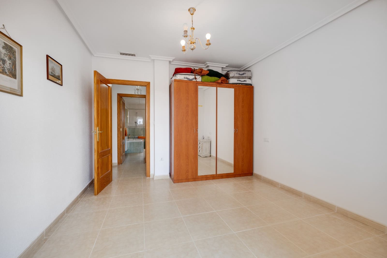 5 bedroom Villa for sale in Aspe with pool - € 549,000 (Ref: 9459363)