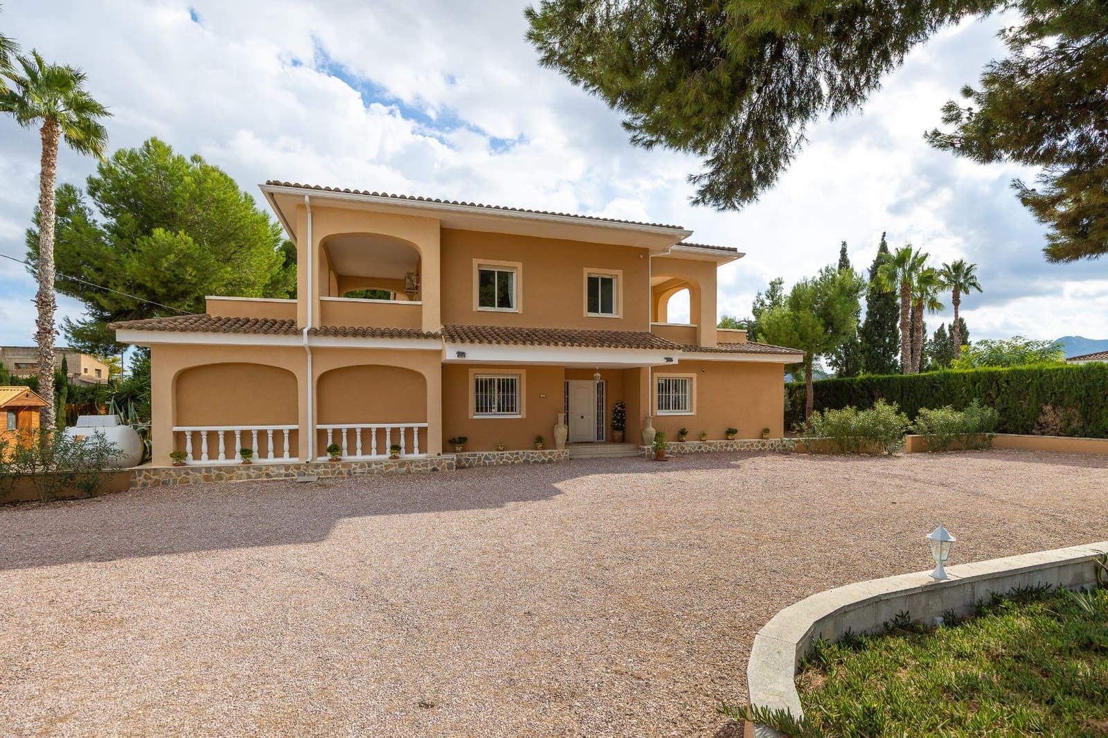5 bedroom Villa for sale in Aspe with pool - € 549,000 (Ref: 9459363)