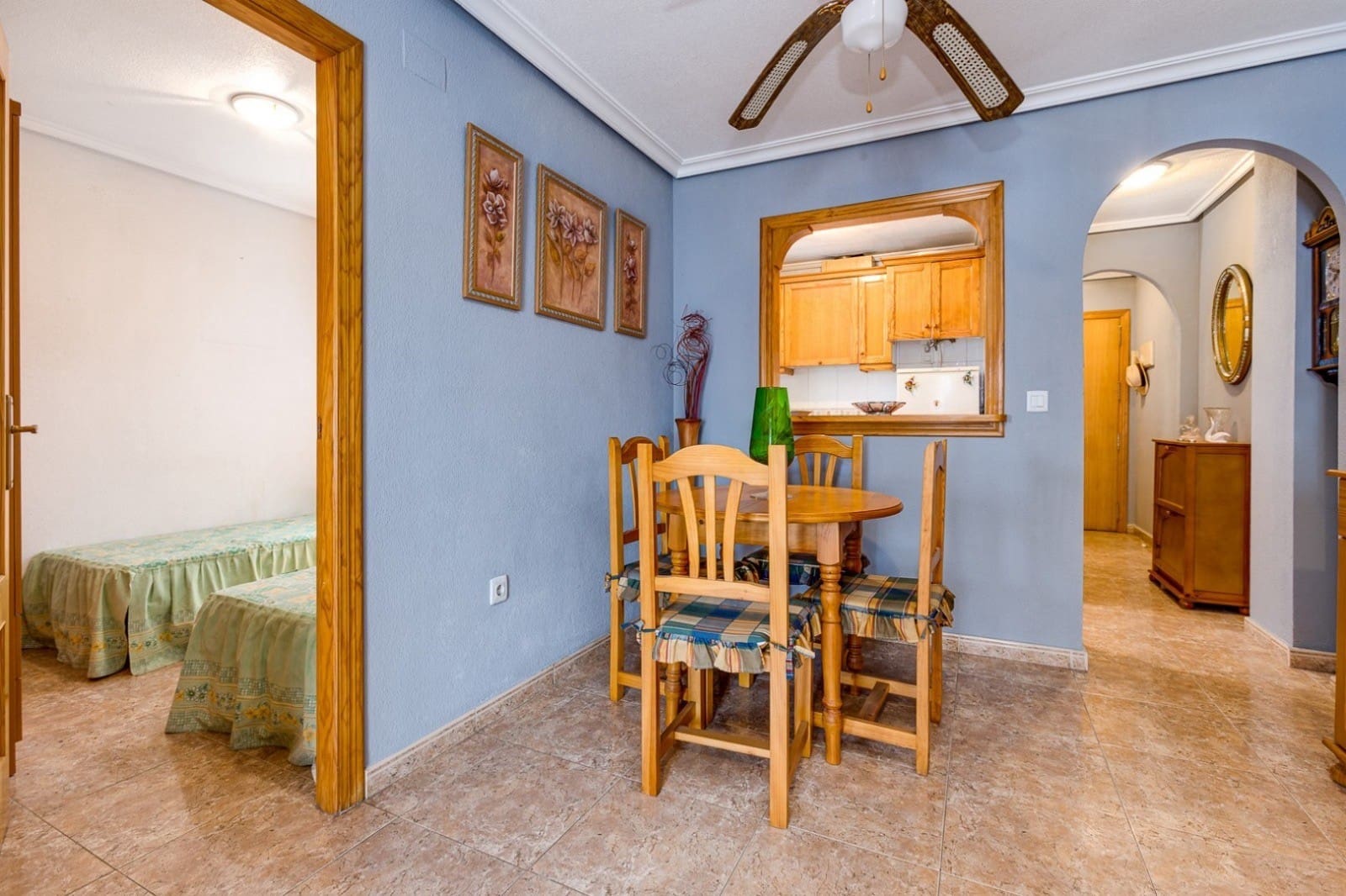 2 Zimmer Apartment zu verkaufen in Torrevieja mit Pool - 125.000 € (Ref: 9459364)