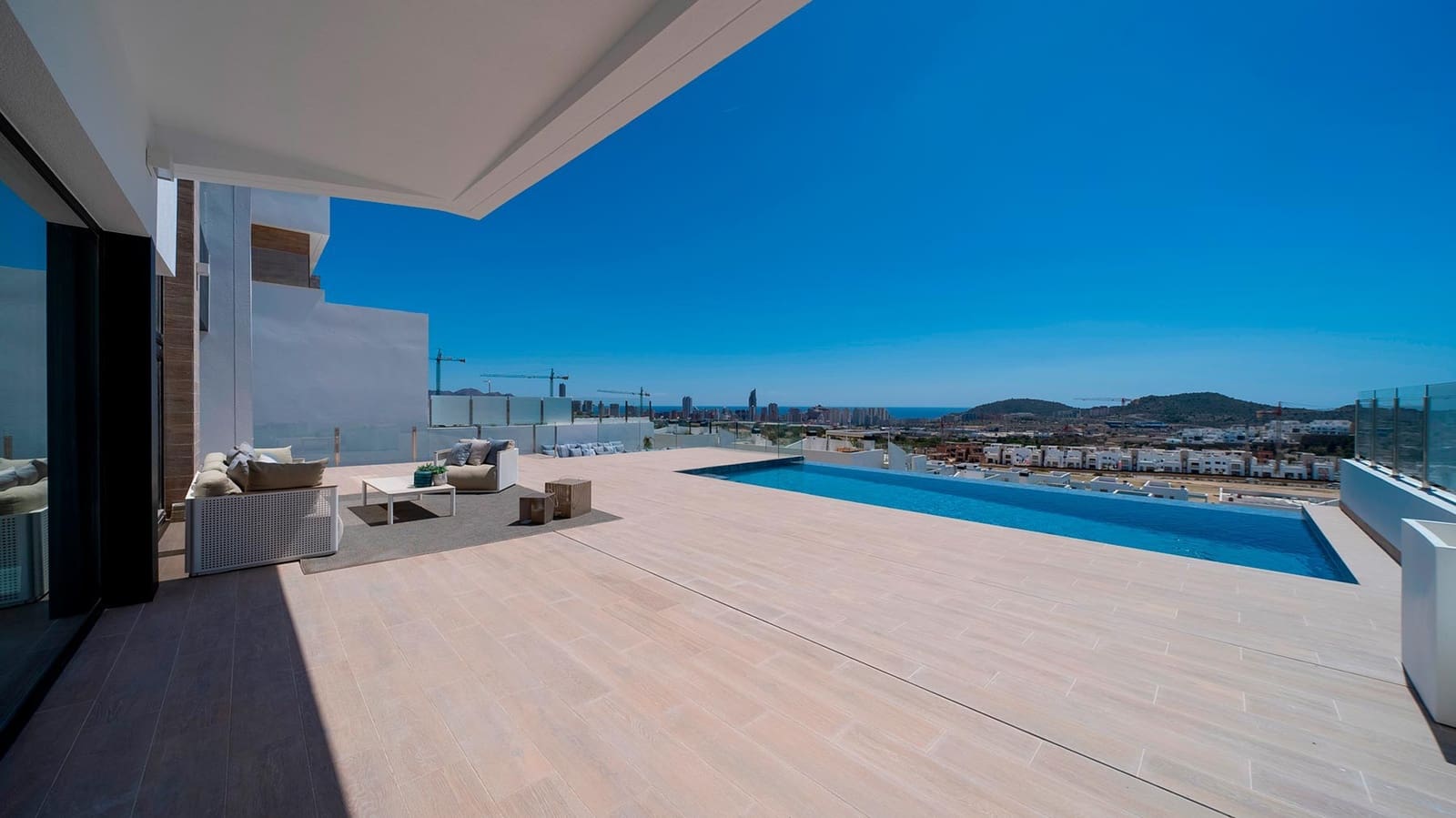 4 bedroom Villa for sale in Finestrat with pool garage - € 1,350,000 (Ref: 9471577)