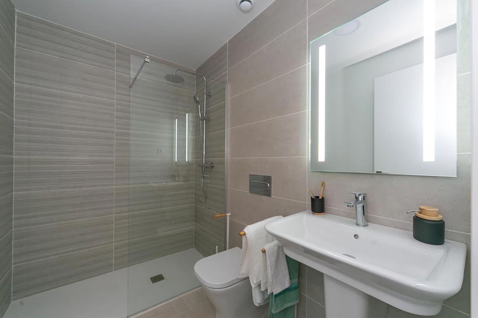 2 Zimmer Villa zu verkaufen in Torrevieja mit Pool Garage - 330.000 € (Ref: 9504651)