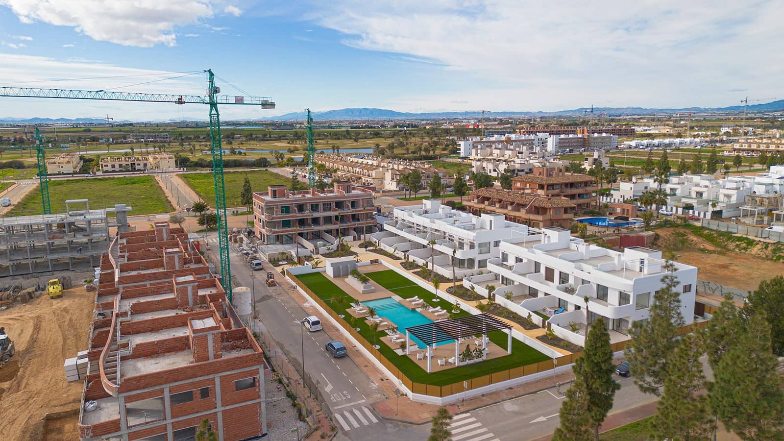 2 soveværelse Penthouse til salg i Los Alcazares med swimmingpool garage - € 339.900 (Ref: 9526095)