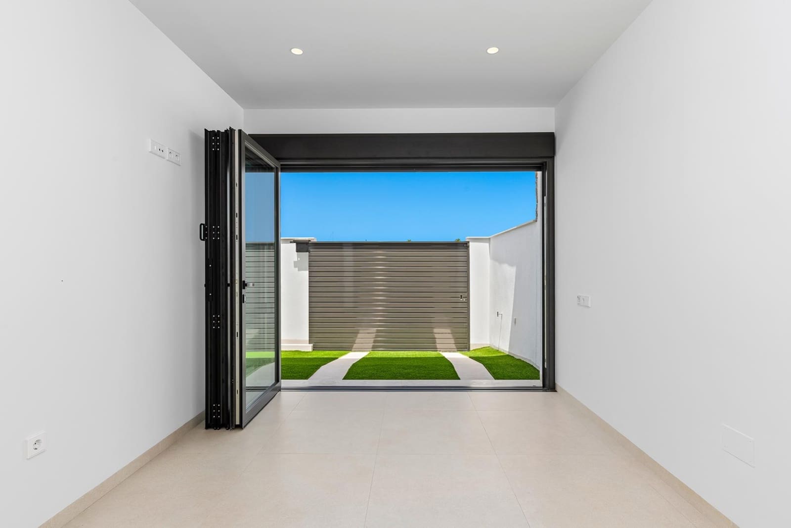 3 chambre Villa/Maison à vendre à Los Alcazares avec piscine - 499 900 € (Ref: 9541861)