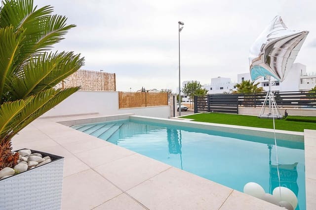 3 Zimmer Villa zu verkaufen in Villamartin, Orihuela mit Pool Garage - 669.000 € (Ref: 9552303)