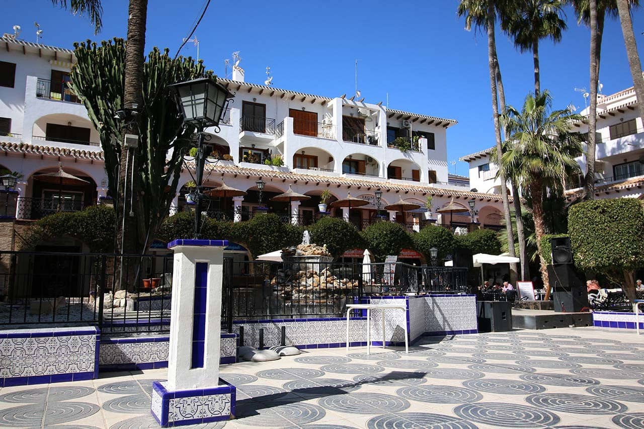 3 sypialnia Penthouse na sprzedaż w Playa Flamenca z basenem garażem - 599 000 € (Ref: 9553020)