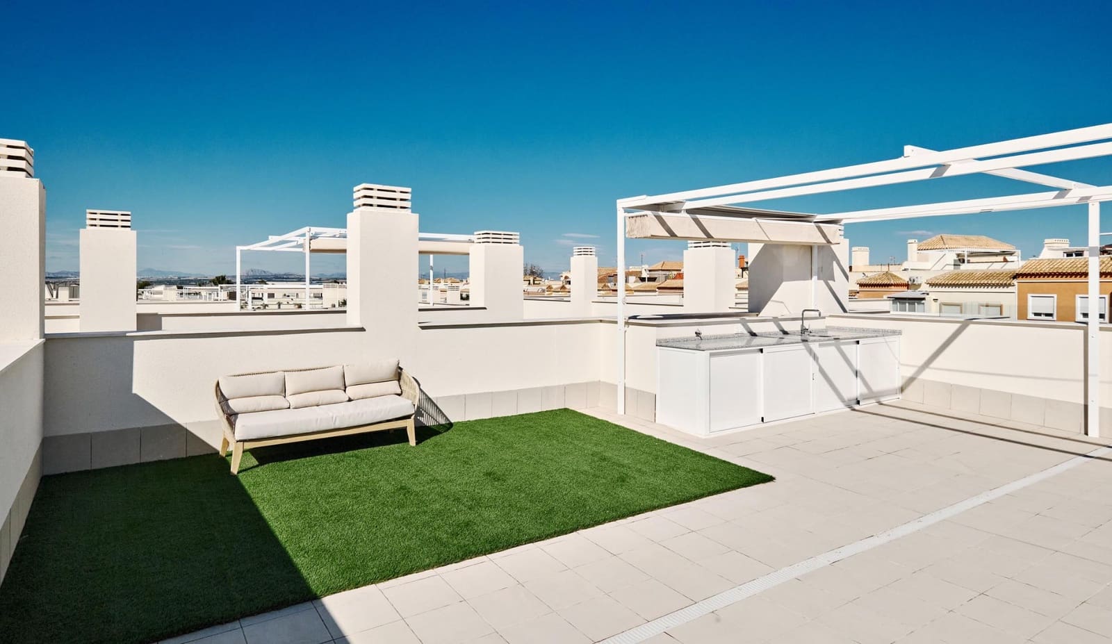 2 bedroom Bungalow for sale in Torrevieja with pool garage - € 370,000 (Ref: 9580406)