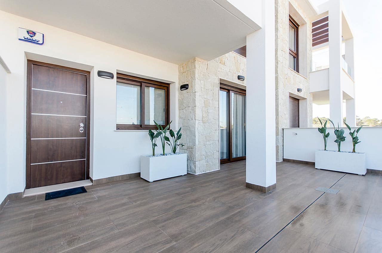 2 makuuhuone Bungalow myytävänä paikassa Torrevieja mukana uima-altaan - 285 000 € (Ref: 9583169)