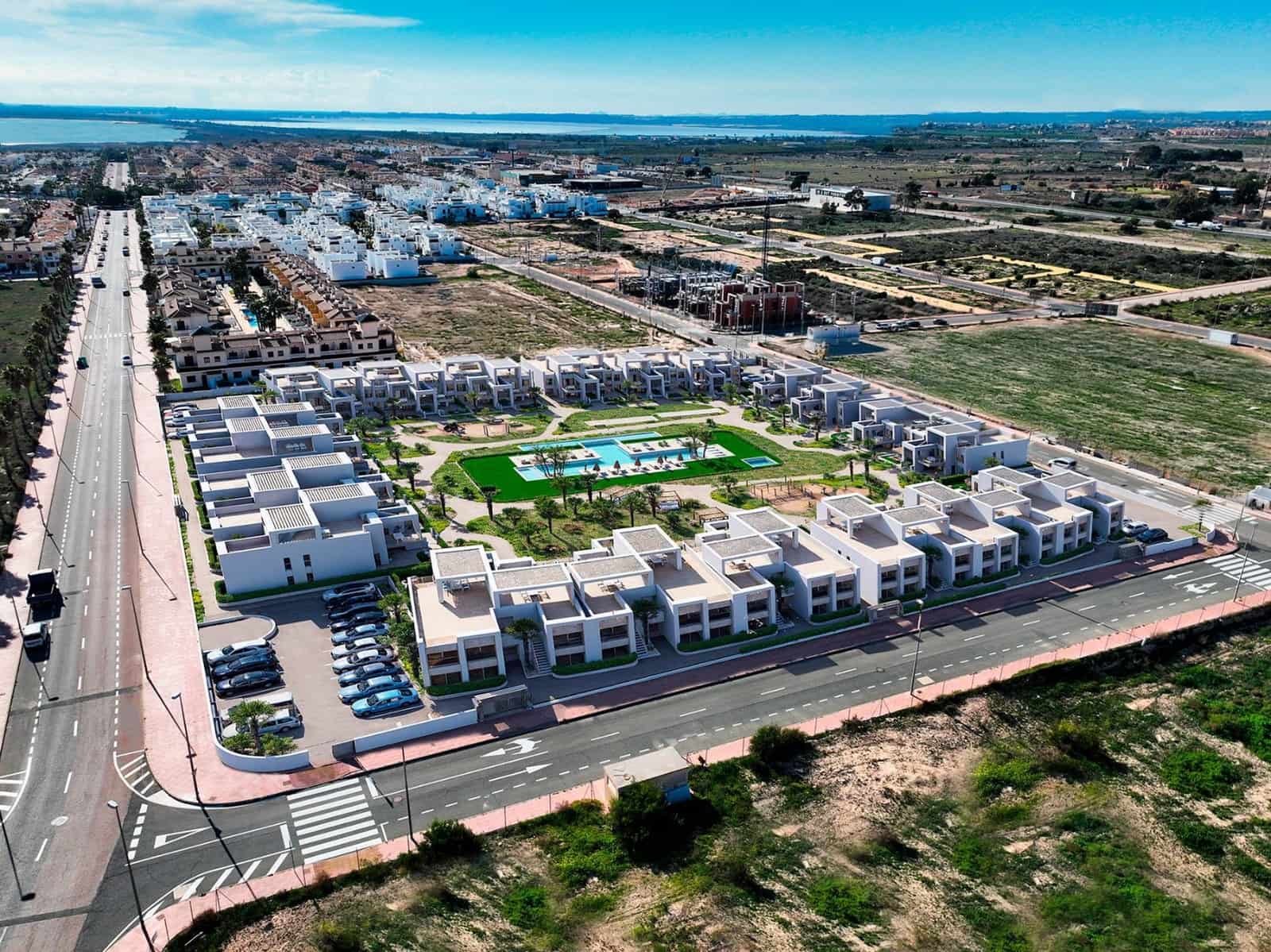 Bungalow de 3 habitaciones en Ciudad Quesada en venta con piscina garaje - 334.000 € (Ref: 9588457)