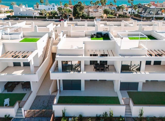 2 chambre Bungalow à vendre à La Veleta, Torrevieja avec piscine garage - 380 000 € (Ref: 9675094)