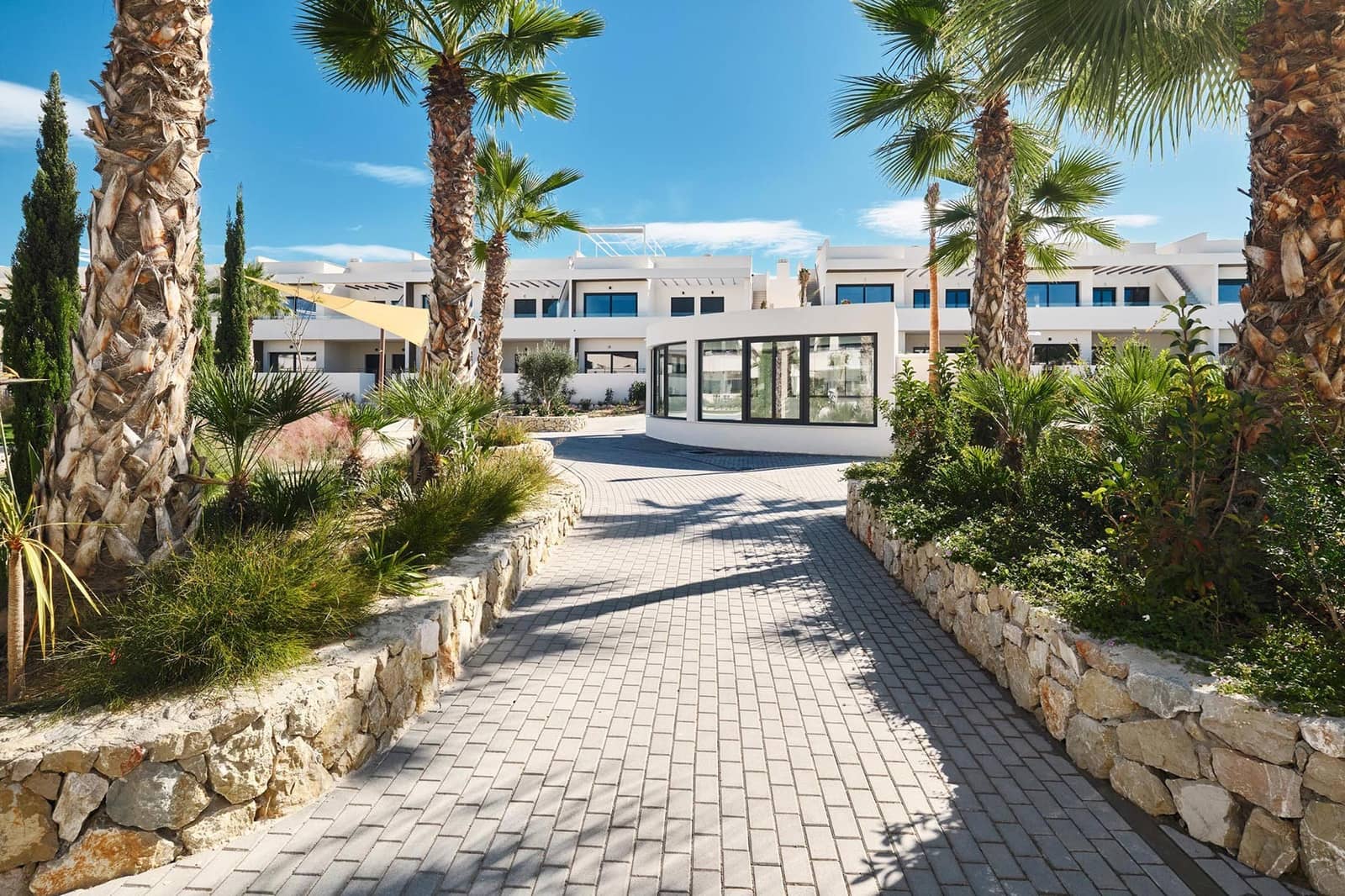 2 bedroom Bungalow for sale in Torrevieja with pool garage - € 380,000 (Ref: 9675094)