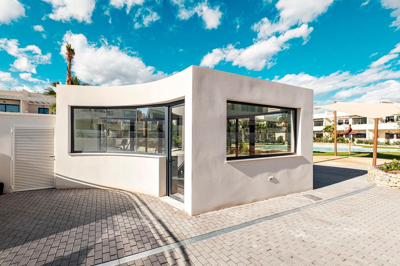 2 bedroom Bungalow for sale in Torrevieja with pool garage - € 380,000 (Ref: 9675094)