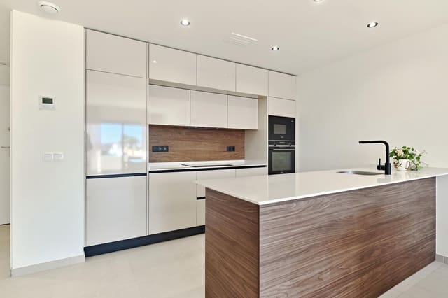 Bungalow de 2 habitaciones en La Veleta, Torrevieja en venta con piscina garaje - 380.000 € (Ref: 9675095)