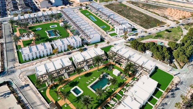 2 chambre Bungalow à vendre à Pilar de la Horadada ciudad, Pilar de la Horadada avec piscine garage - 299 900 € (Ref: 9685231)