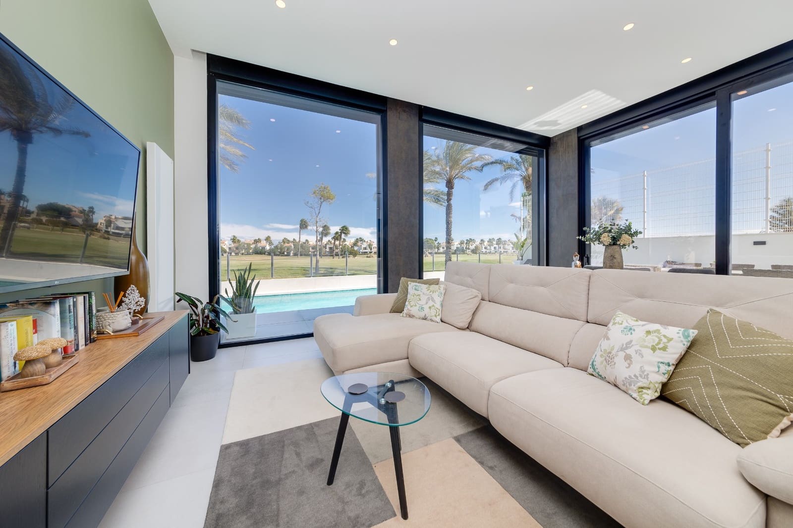 3 bedroom Villa for sale in Pilar de la Horadada with pool garage - € 584,000 (Ref: 9730906)